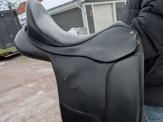 Sadlar hästutrustning Bates Isabell werth - Annons 1