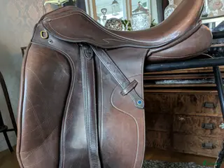 Sadlar hästutrustning Lippo dressyr - Annons 1