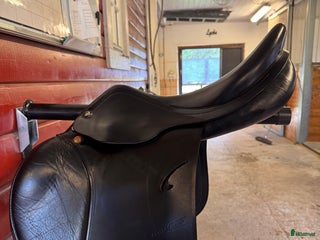 Sadlar hästutrustning till salu: Prestige Roma jump - Annons 7