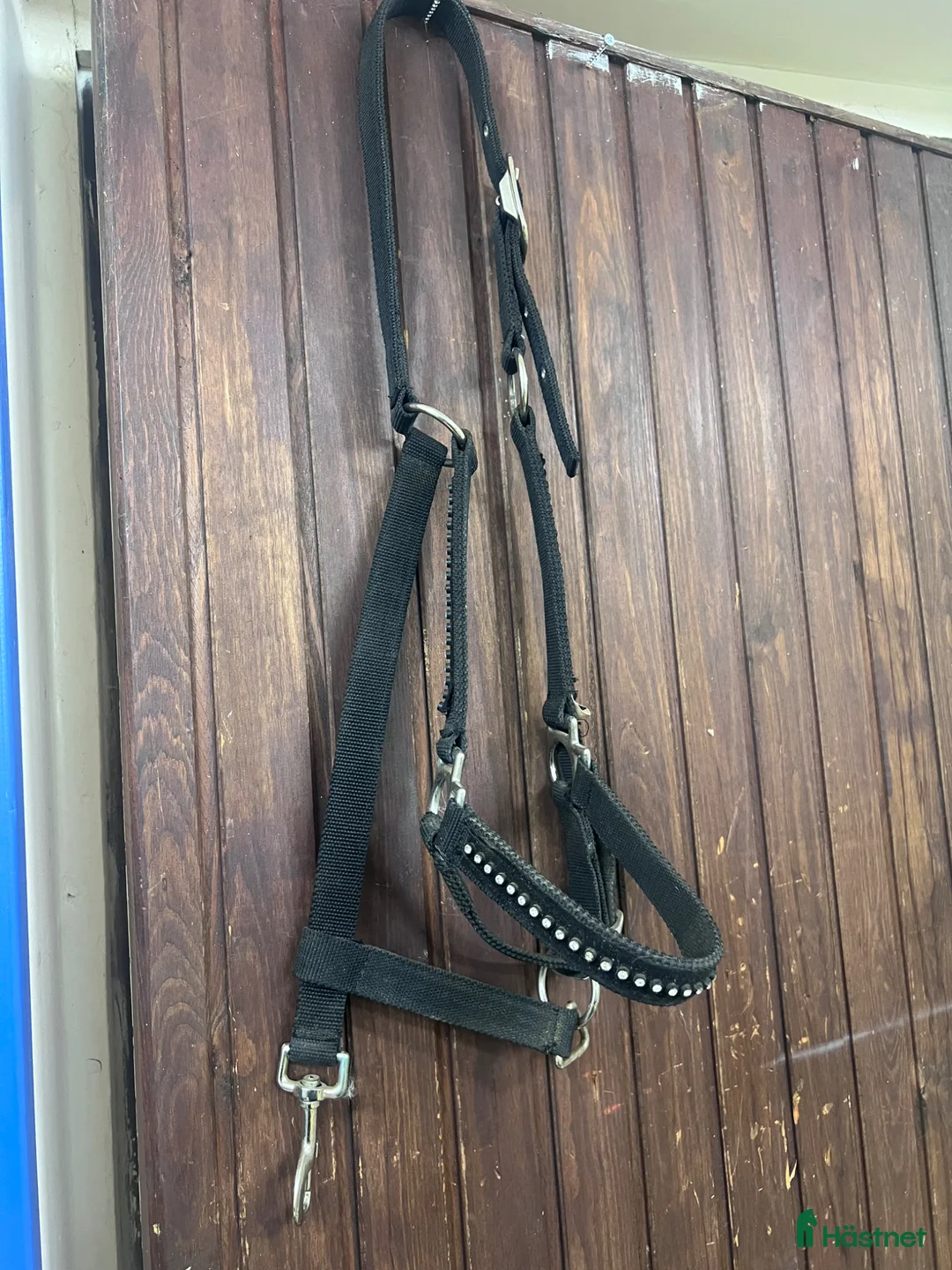 Träns hästutrustning till salu: Svart grimma med stenar - Annons 2