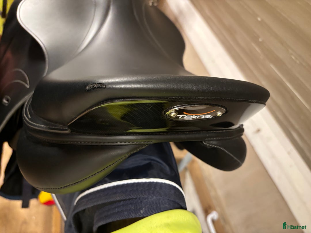 Sadlar hästutrustning till salu: Tekna hoppsadel i Habo - Annons 4