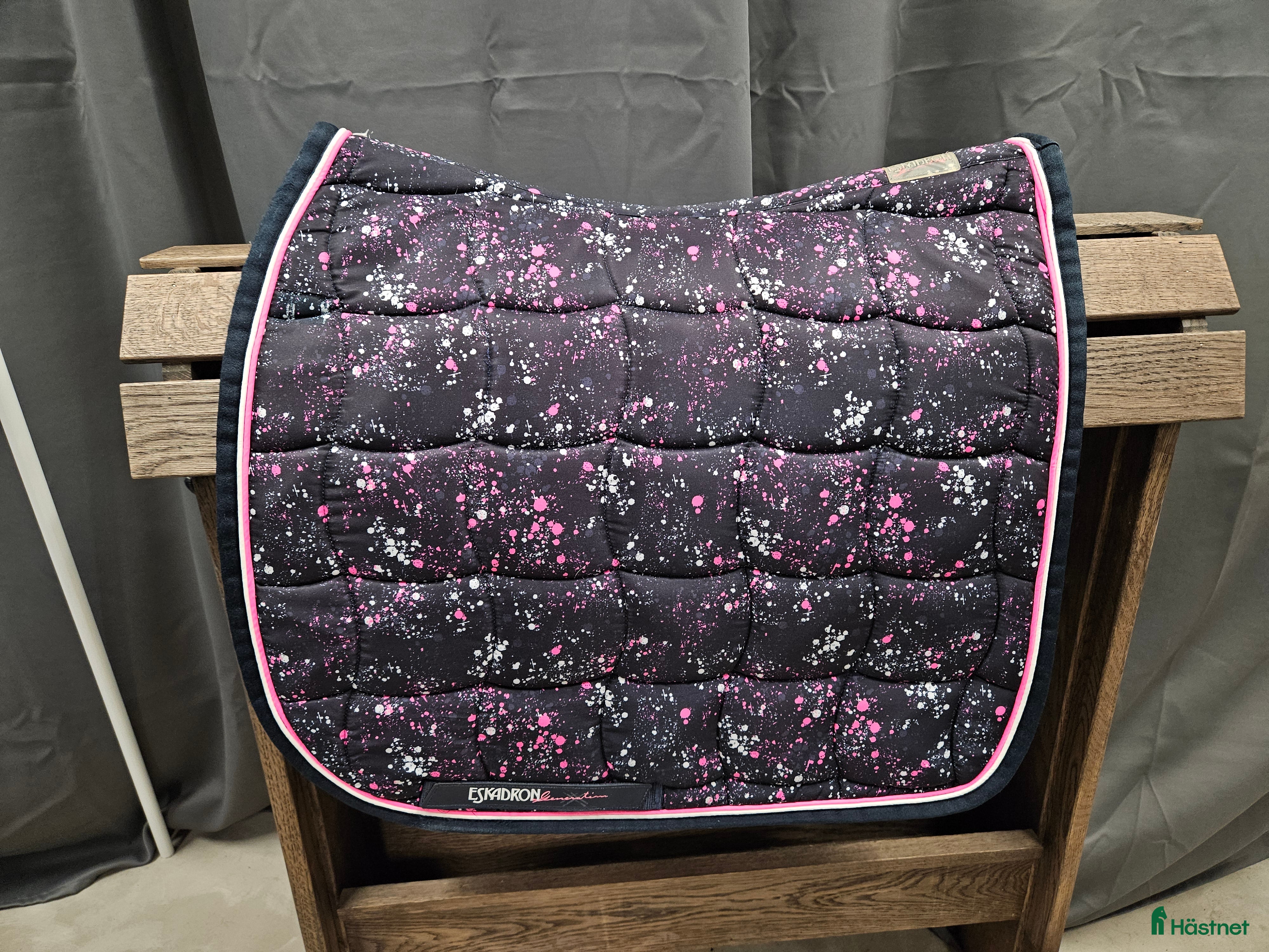 Schabrak & Vojlockar hästutrustning till salu: Schabrak, full, Eskadron i Gällivare - Annons 19