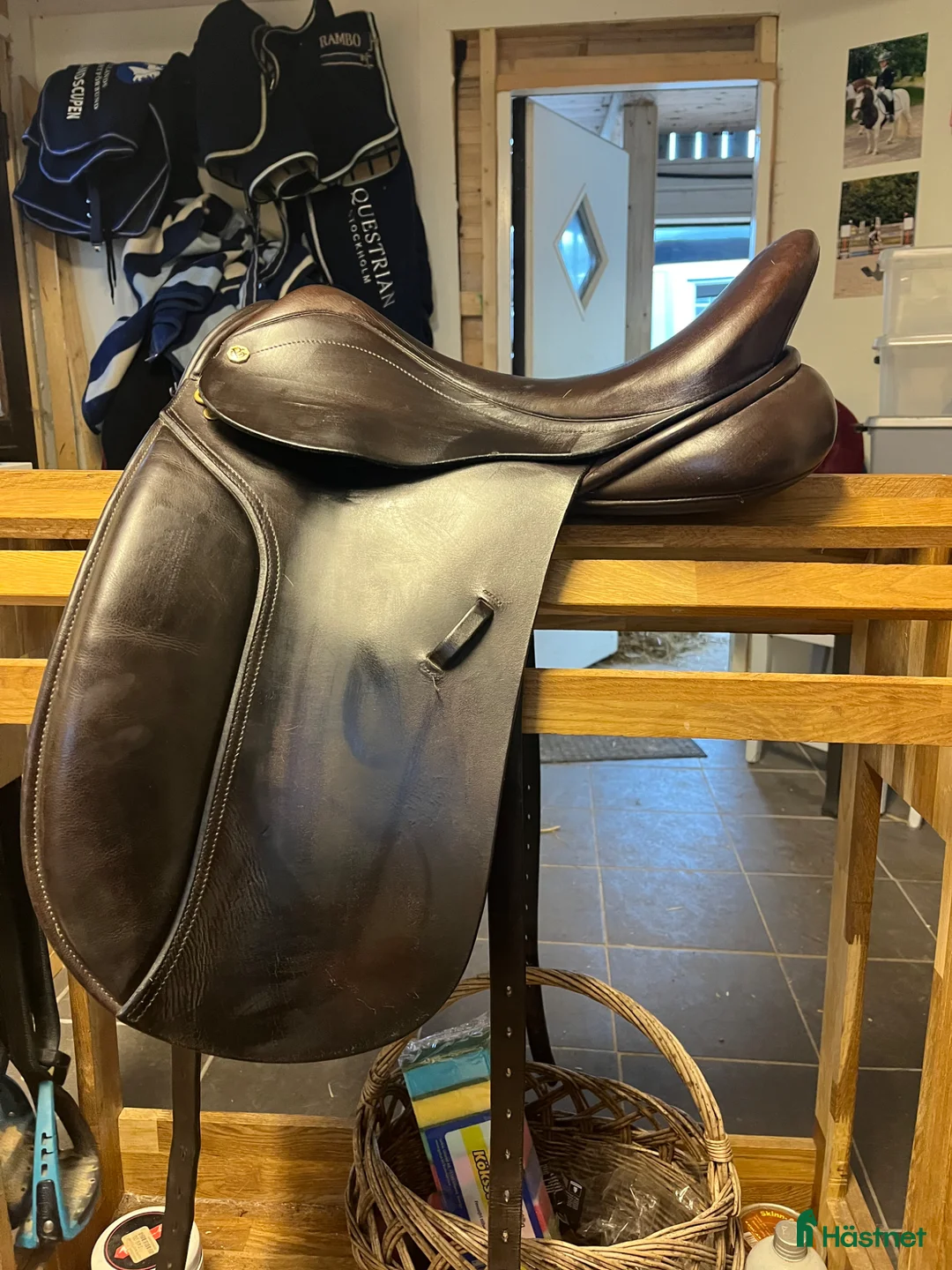 Sadlar hästutrustning till salu: Cliff Barnsby 16,5 W  - Annons 1