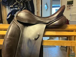 Sadlar hästutrustning Cliff Barnsby 16,5 W - Annons 5