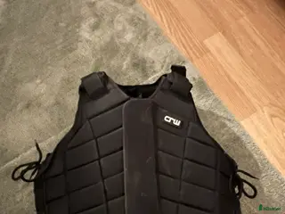 Säkerhetsvästar ryttarutrustning till salu: Säkerhetsväst CRW i Skövde - Annons 4