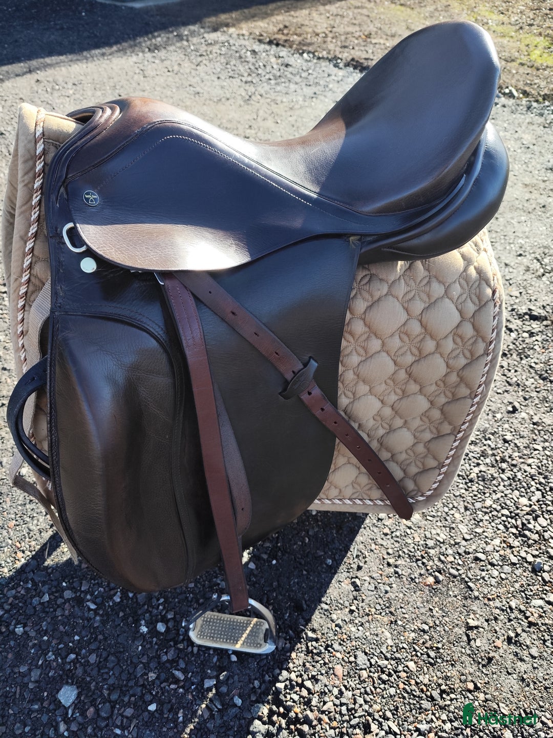 Sadlar hästutrustning till salu: Dressyr sadel i Säve - Annons 1