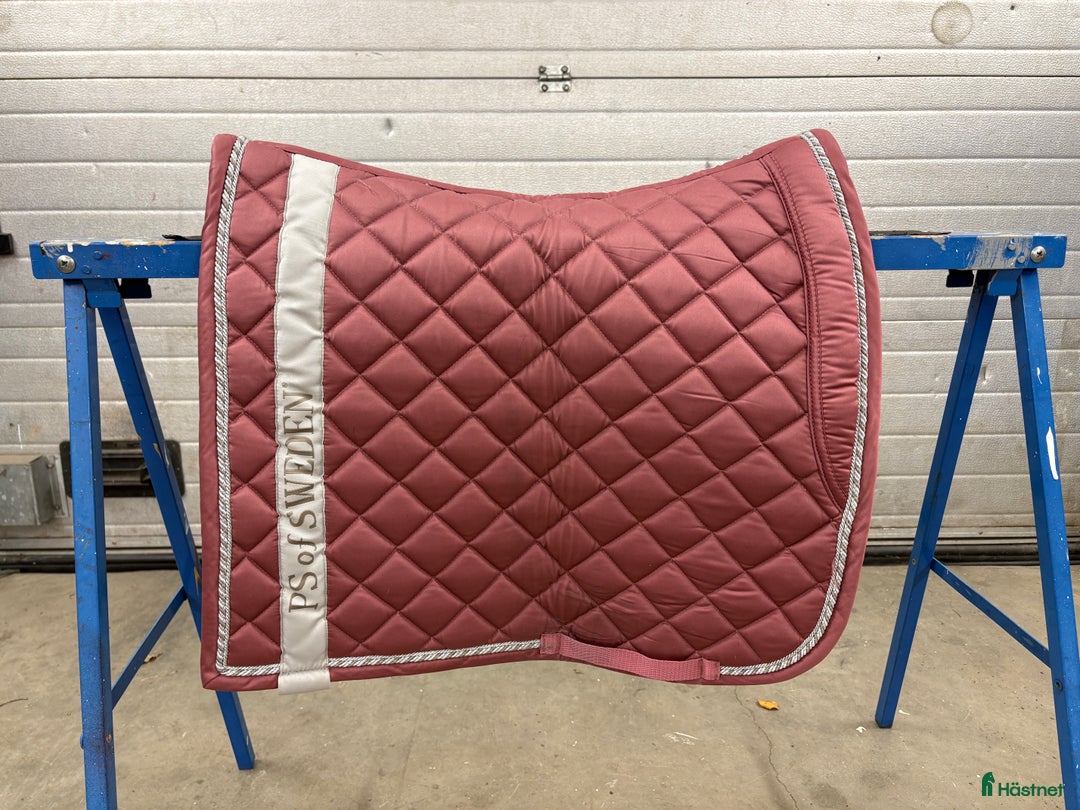 Sadeltillbehör hästutrustning till salu: Dressyrshabrak PS, ES och Mias (flera) i Täby - Annons 6