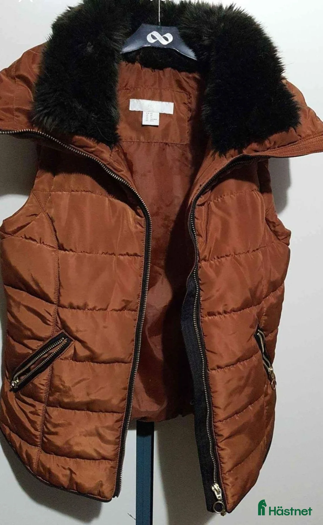 Övrigt Ridkläder ryttarutrustning till salu: Snygg ridväst XS i Timrå - Annons 1