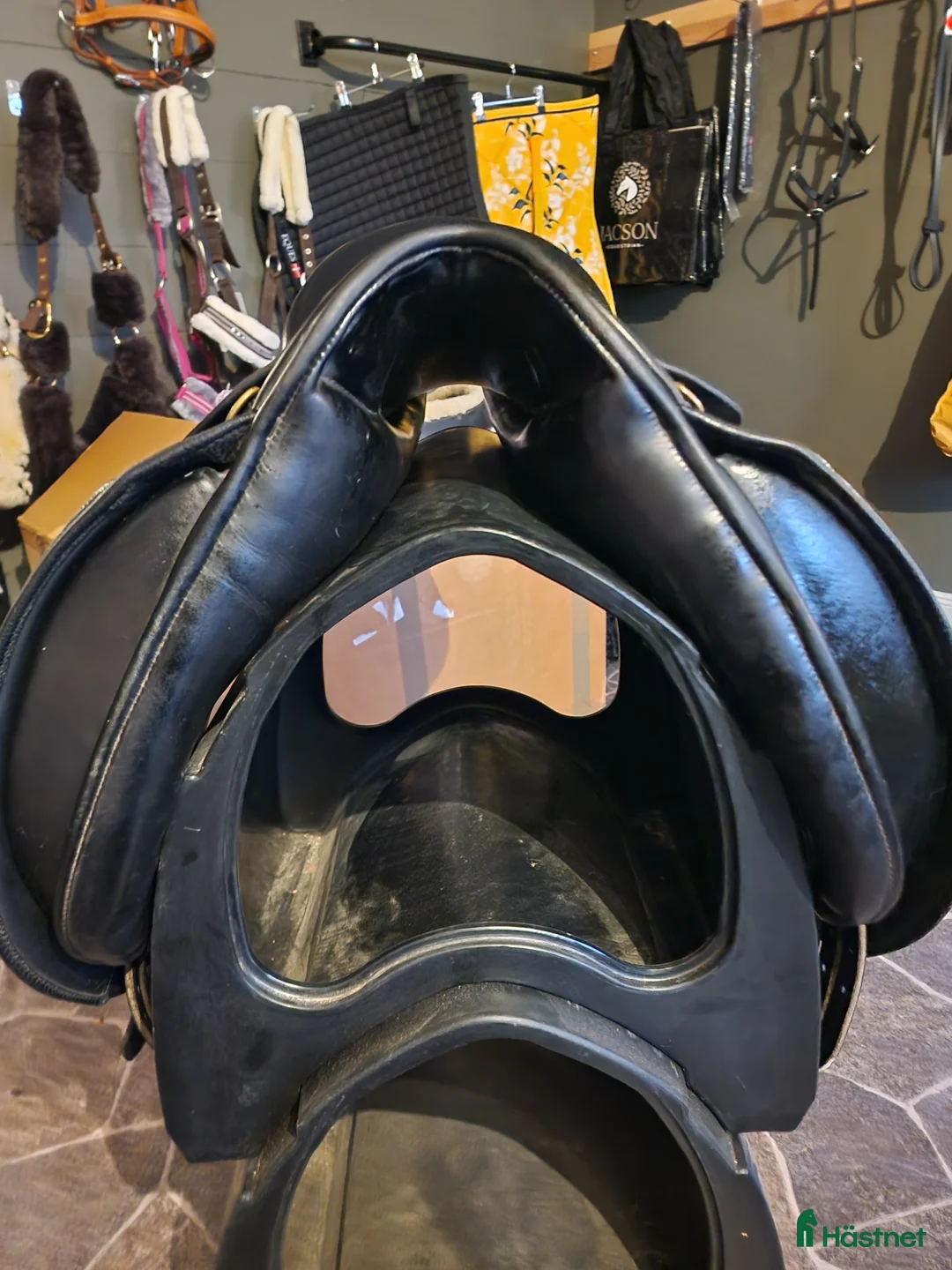 Sadlar hästutrustning till salu: Ideal Crown Jessica 17"  i Ljugarn - Annons 3