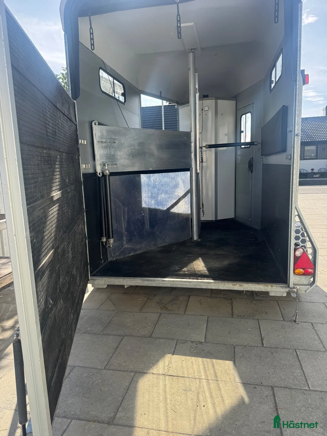 Hästtransporter  fordon & transport till salu: Cheval liberté Touring Country frontutlastning  - Annons 2