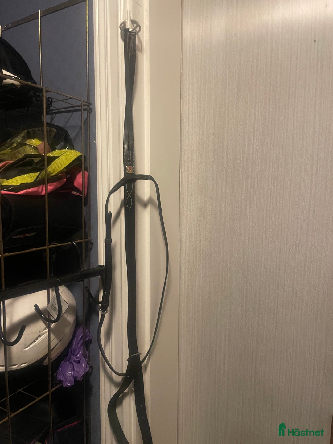 Övrig Hästutrustning hästutrustning till salu: Oanvänd martingal  i Gävle - Annons 1