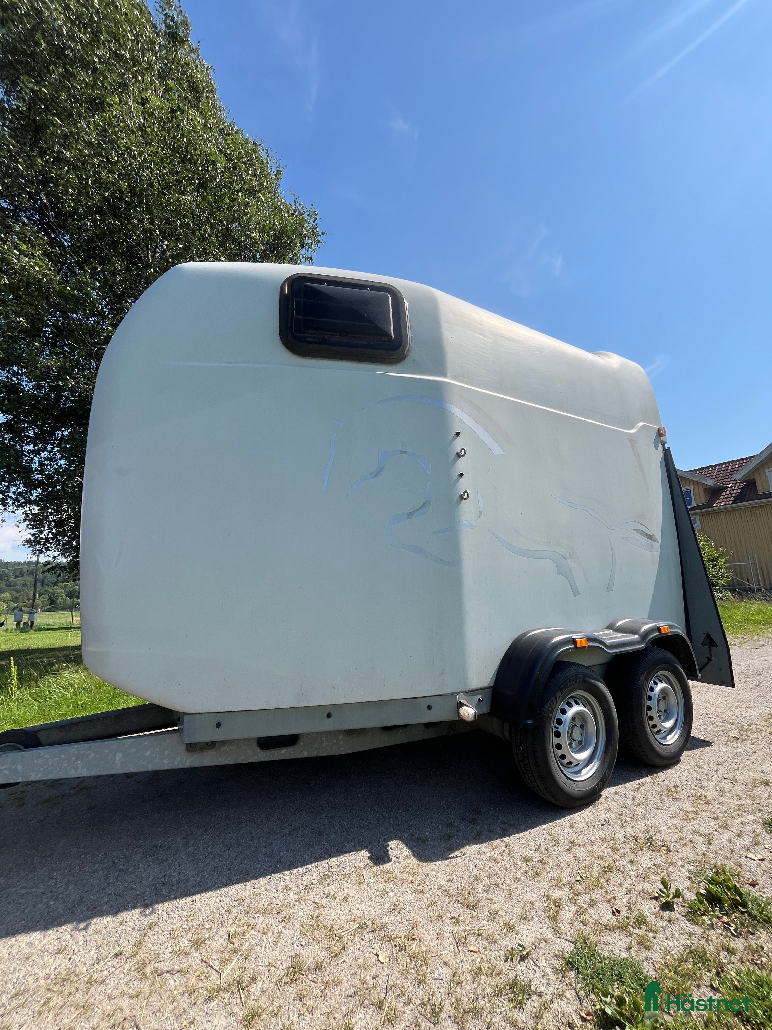 Hästtransporter  fordon & transport till salu: 630kg lastvikt B-kort nyrenoverad extra rymlig  i Nygård - Annons 14