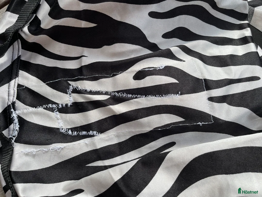 Täcken hästutrustning till salu: Waldenhausen eksemtäcke, 135 - Annons 3