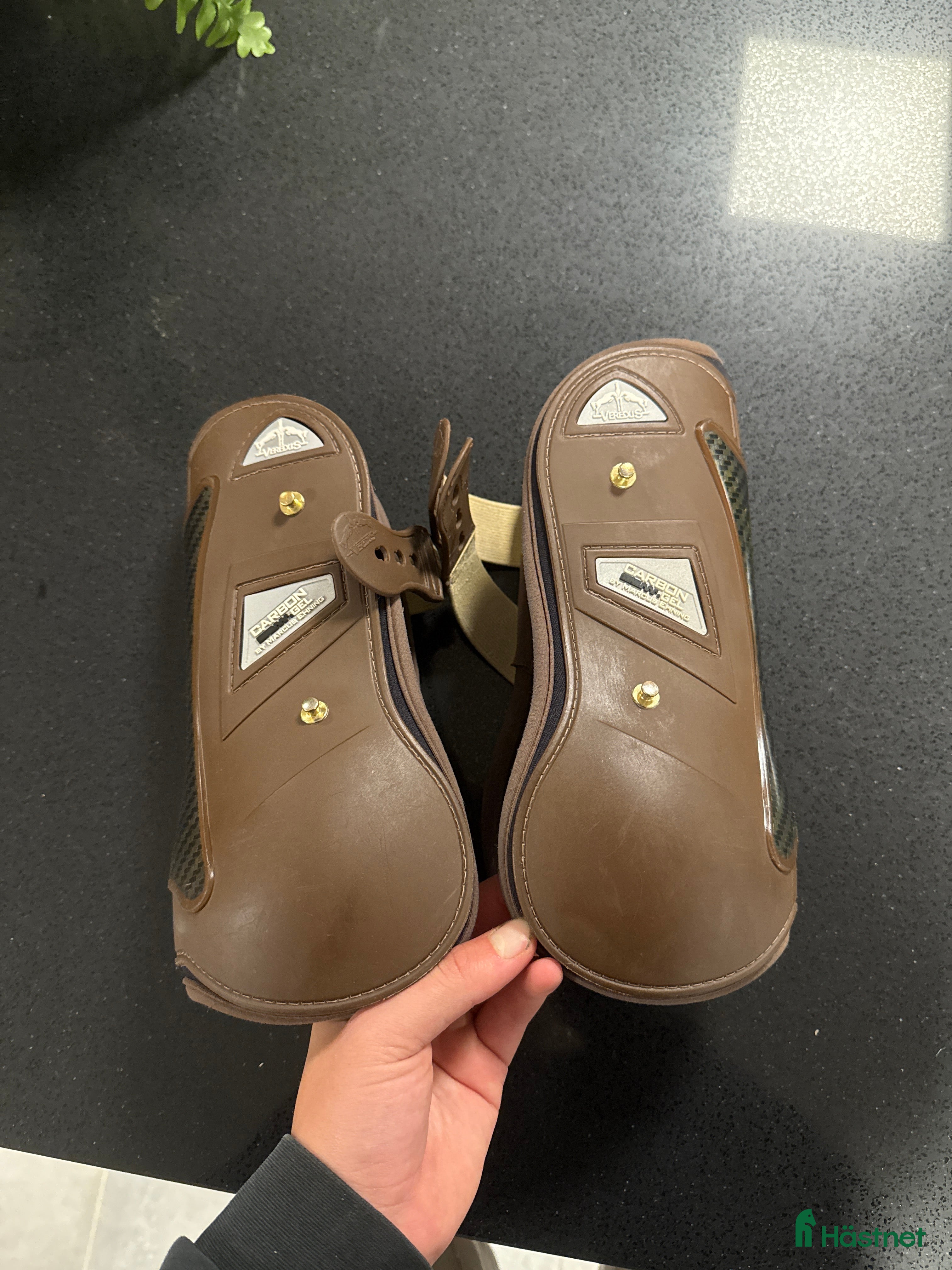 Benskydd hästutrustning till salu: Fina verdus skydd i Varberg - Annons 24