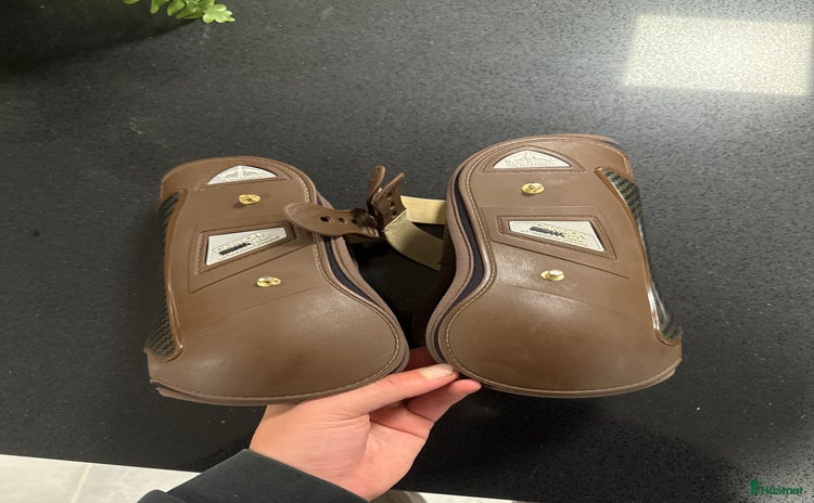 Benskydd hästutrustning till salu i Varberg - Annons 2