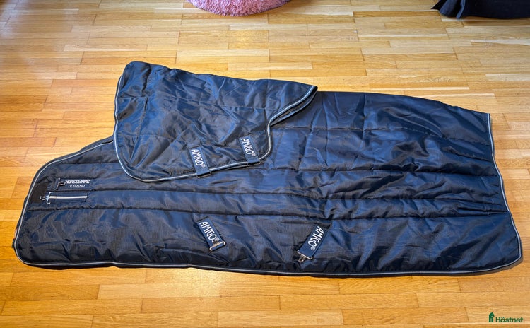 Täcken hästutrustning till salu: Amigo Insulator Plus 350g strl 130 i Sandviken - Annons 3