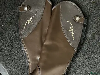 Ridstövlar ryttarutrustning till salu: Helt nya dyon shaps - Annons 1