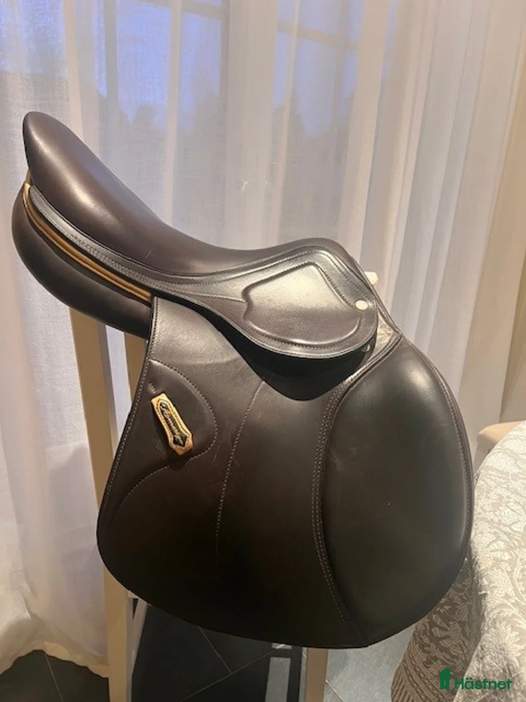Sadlar hästutrustning till salu: Amerigo DJ Largo hopp - toppskick  - Annons 1