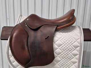 Sadlar hästutrustning till salu: Guy chanel hoppsadel i mycket fint skick i Allerum - Annons 4