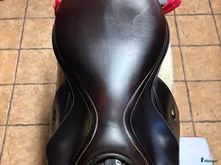 Sadlar hästutrustning Equipe Expression 2018 i Värmdö - Annons 3