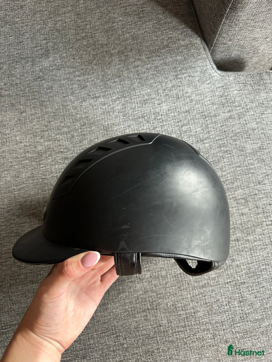 Hjälmar ryttarutrustning till salu: Back On Track hjälm i Växjö - Annons 4