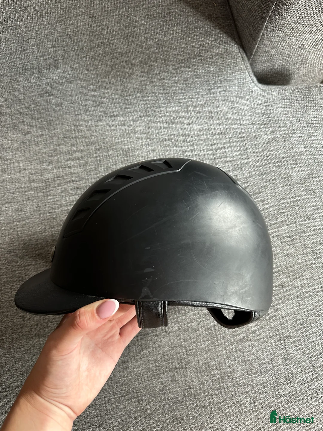 Hjälmar ryttarutrustning till salu: Back On Track hjälm i Växjö - Annons 4