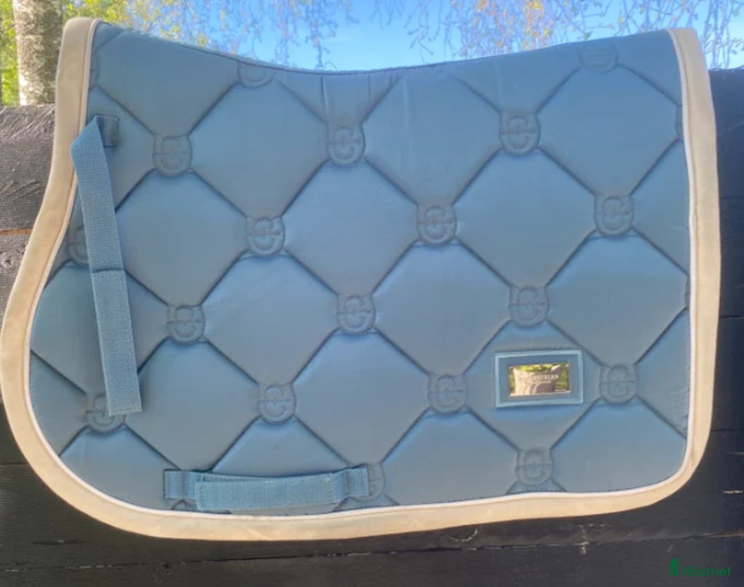 Schabrak & Vojlockar hästutrustning till salu: Fint ES schabrak! i Lagan - Annons 1