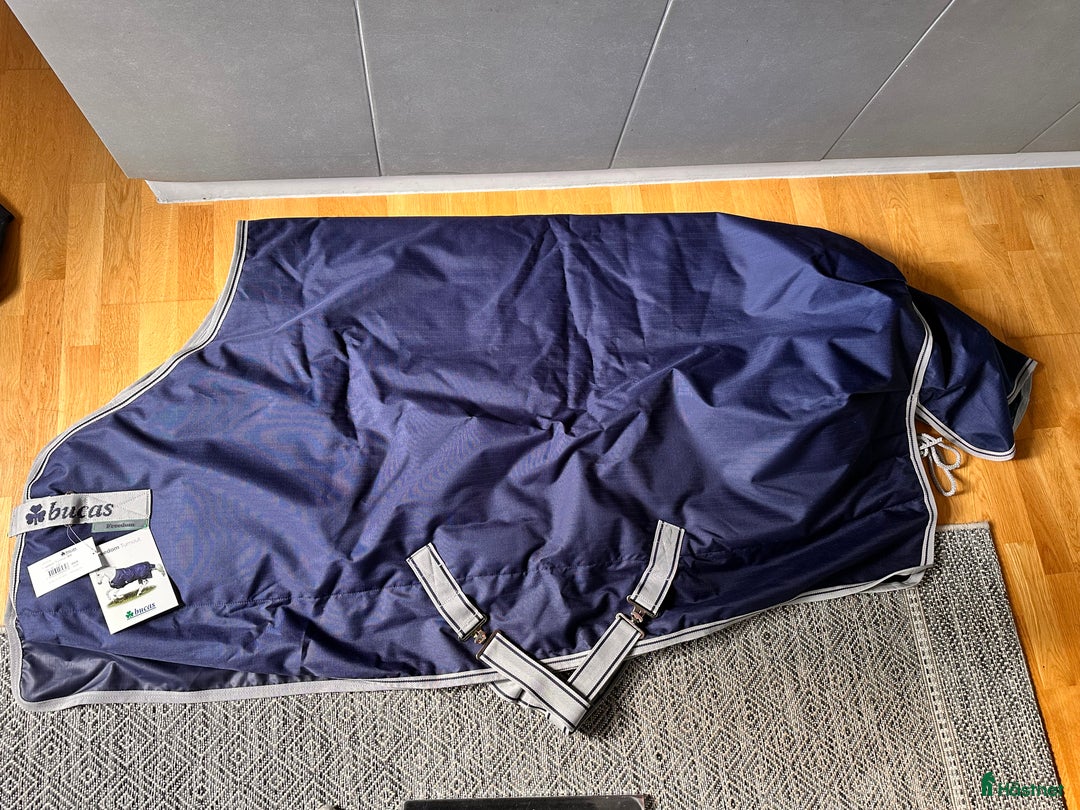 Täcken hästutrustning till salu: Nytt vintertäcke i Älvdalen - Annons 1