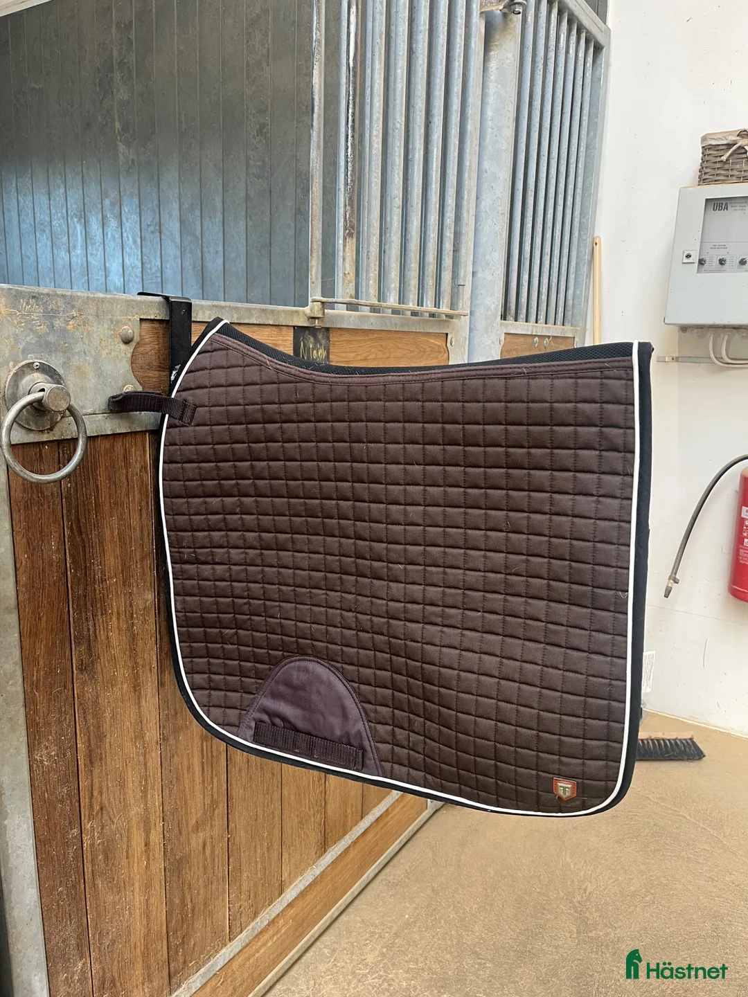 Schabrak & Vojlockar hästutrustning till salu: Bruna schabrak - Annons 1