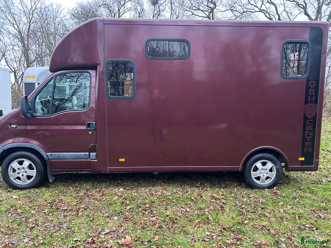 Hästlastbilar  fordon & transport till salu: Paragan 5 sits rejäl och robust  i Teckomatorp - Annons 1