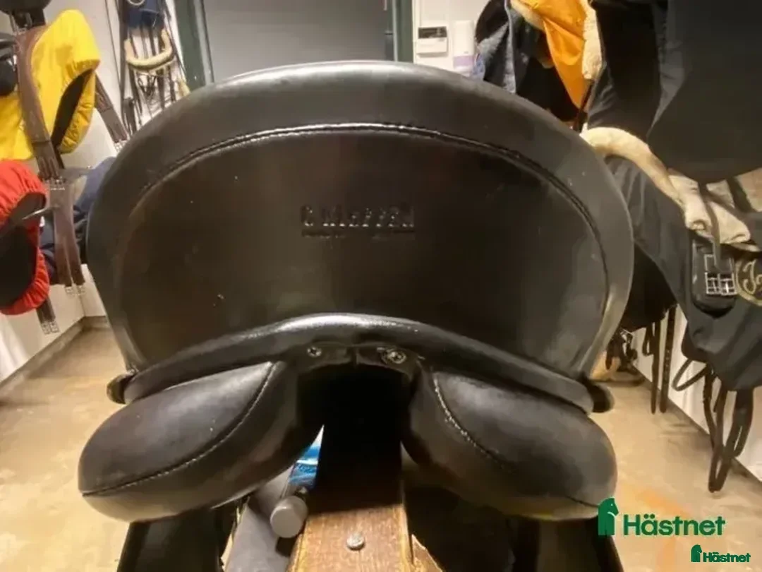 Sadlar hästutrustning till salu: Fin Georg Kieffer Dressyrsadel i Ängelholm - Annons 1