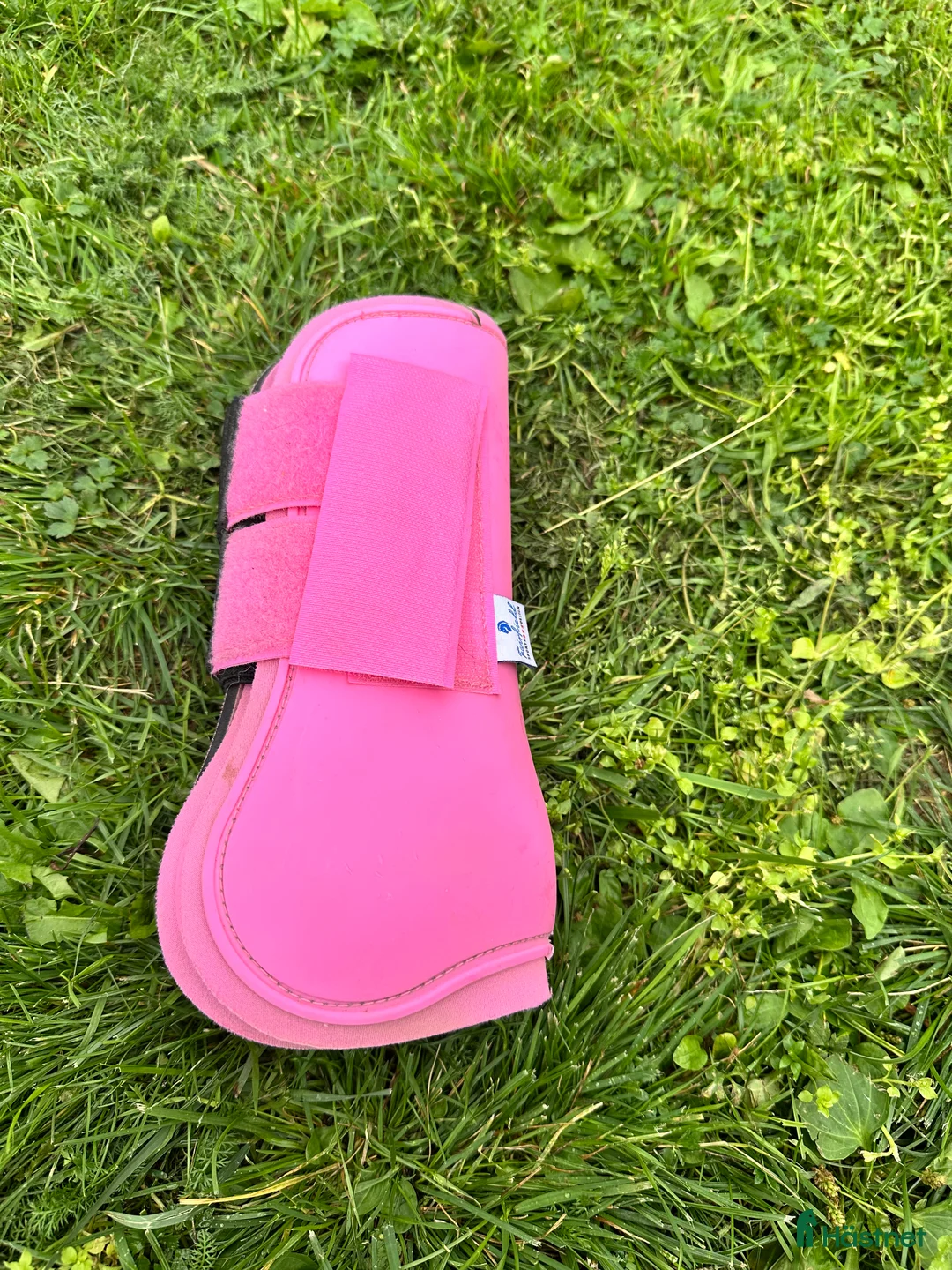 Benskydd hästutrustning till salu: Rosa Benskydd  i Boden - Annons 1