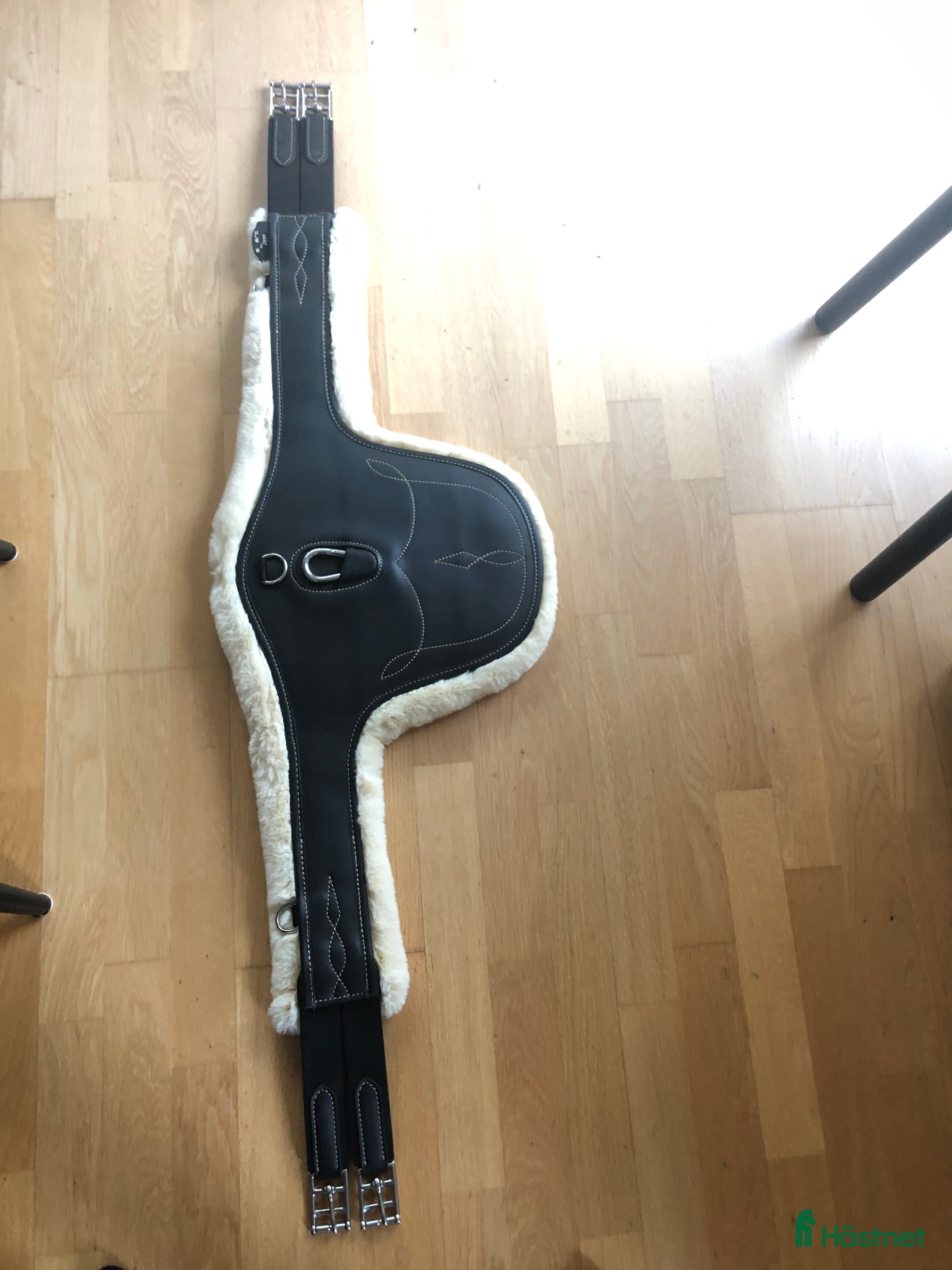 Sadeltillbehör hästutrustning Lippo hoppgjord magplatta - Annons 2