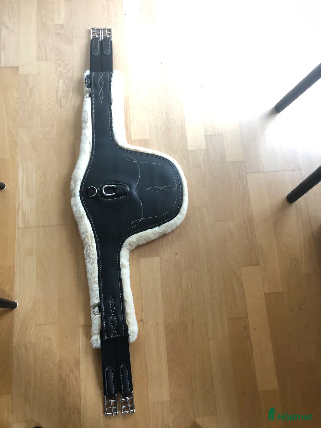 Sadeltillbehör hästutrustning till salu: Lippo hoppgjord magplatta - Annons 1