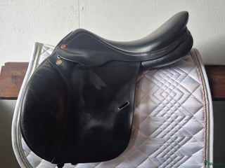 Sadlar hästutrustning till salu: Prestige golden star i Kågeröd - Annons 2