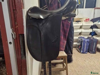 Sadlar hästutrustning till salu: County Competitor dressyrsadel i Nossebro - Annons 1
