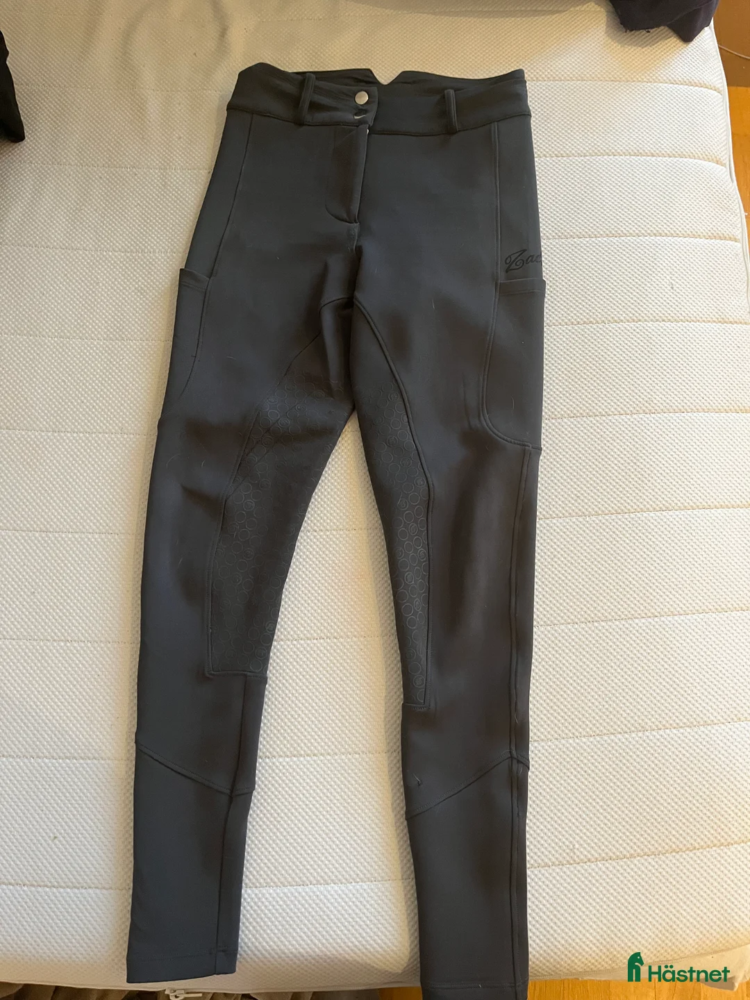 Ridbyxor ryttarutrustning till salu: Grå zaczess ridbyxor i Haverdal - Annons 1