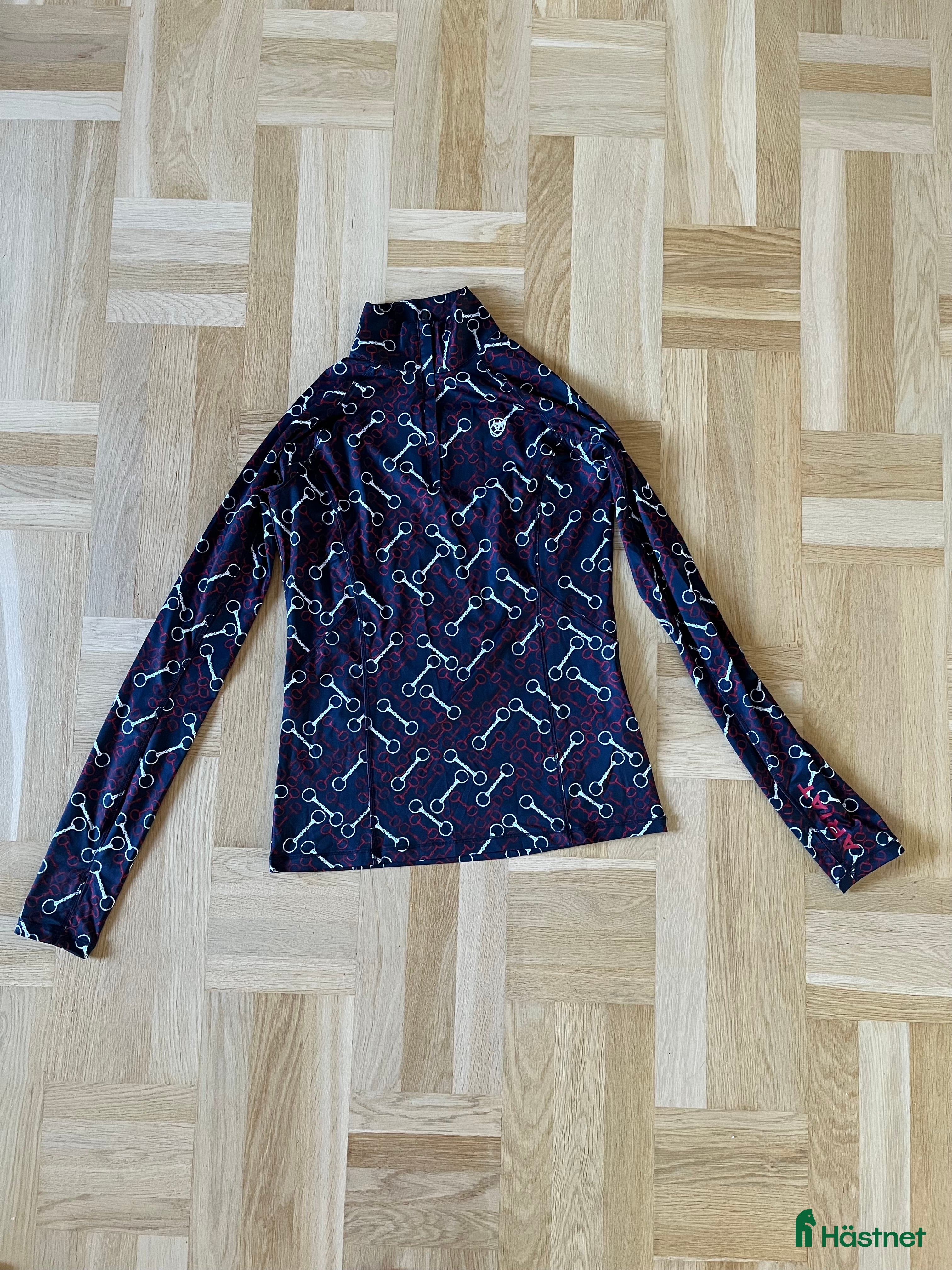 Övrigt Ridkläder ryttarutrustning till salu: Supersnygg tröja från Ariat nyskick  - Annons 2