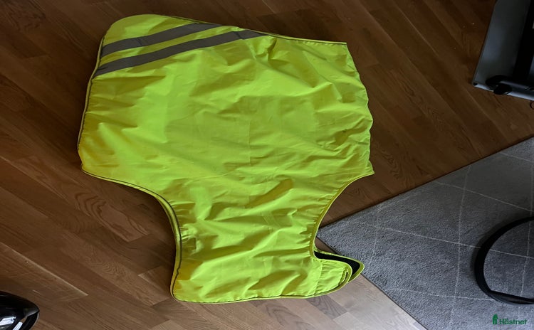 Täcken hästutrustning till salu i Söderby - Annons 21