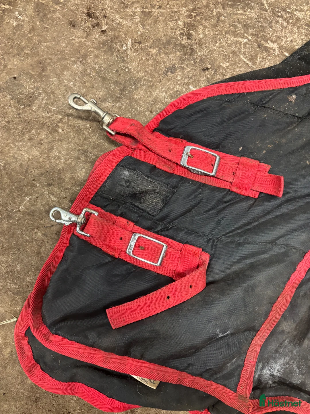 Täcken hästutrustning till salu: Stalltäcke 115cm - Annons 2