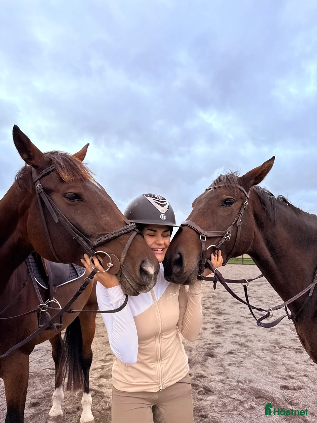 Galleribild {{count}}