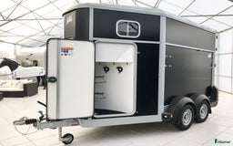 Hästtransporter  fordon & transport till salu: Ifor Williams HB511 med fast sadelkammare - Bild 1