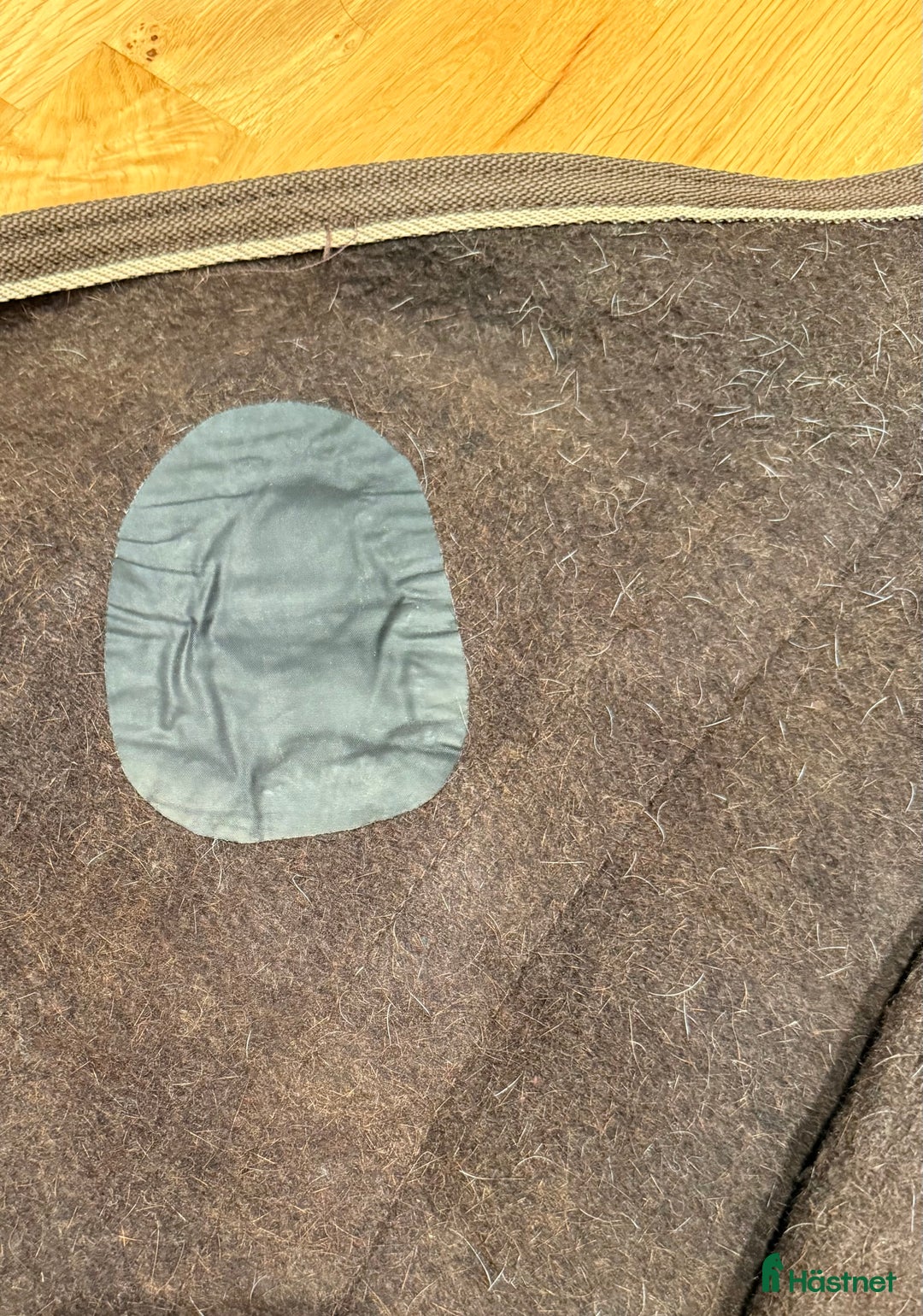 Täcken hästutrustning till salu: Ulltäcke 135 för breda bogar i Bengtsfors - Annons 2