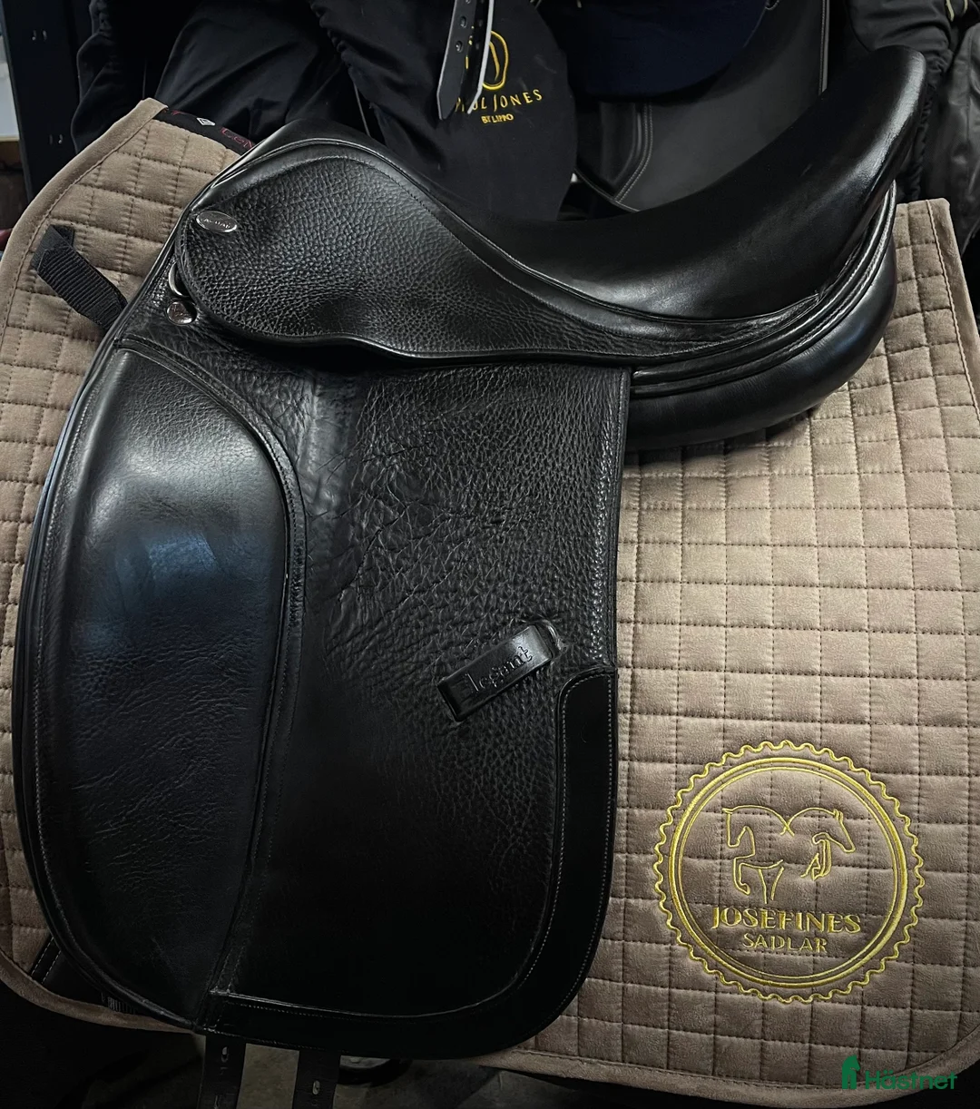 Sadlar hästutrustning till salu: Jaguar i Hova - Annons 1