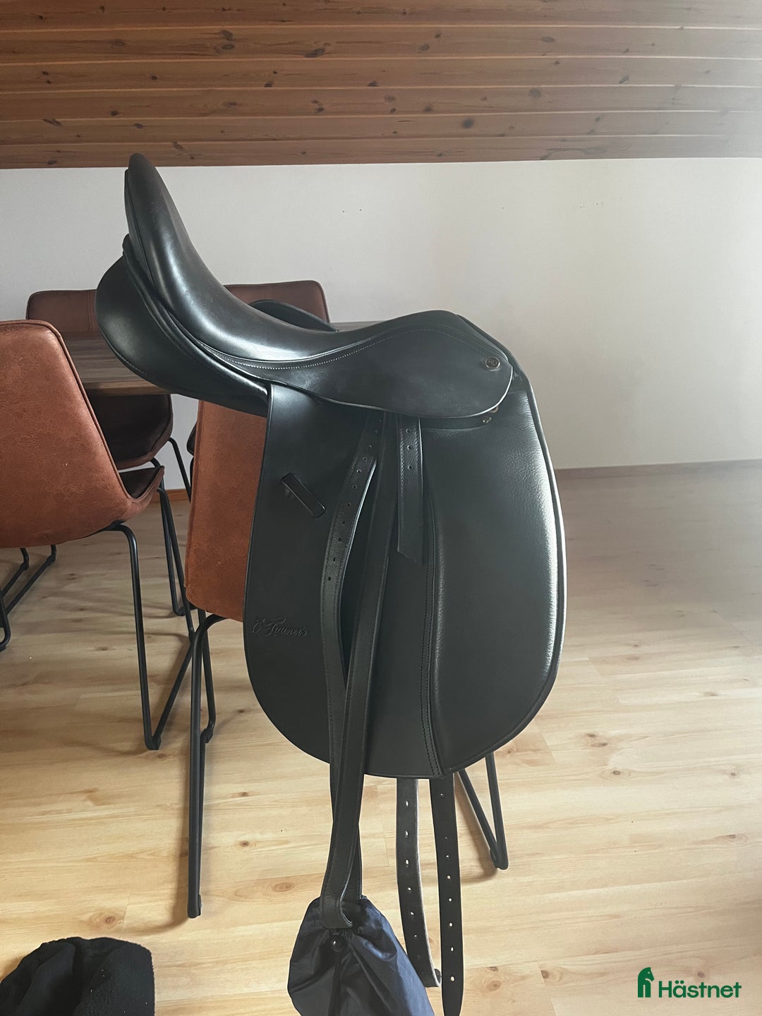 Sadlar hästutrustning till salu: Dressyr sadel i Tystberga - Annons 4