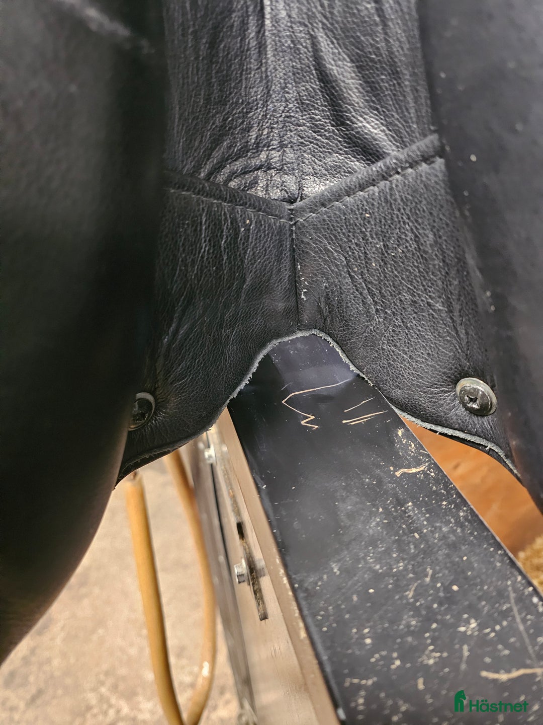 Sadlar hästutrustning till salu: Fin allround sadel i Motala - Annons 3