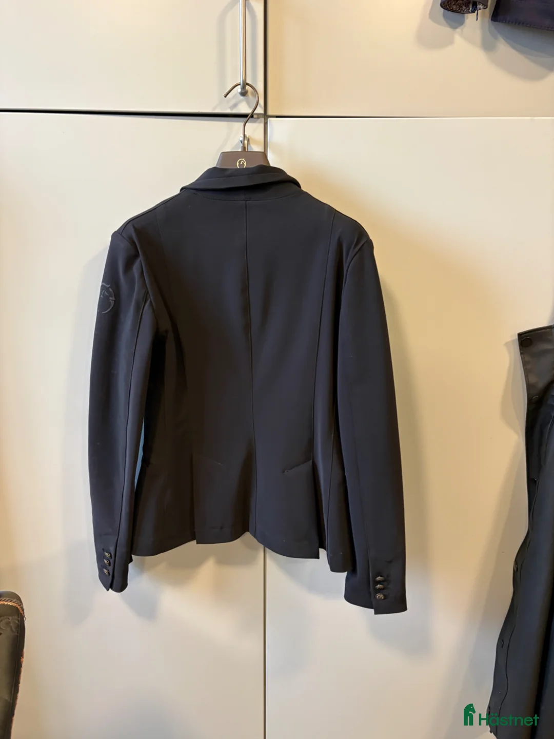 Jackor & Kavajer ryttarutrustning till salu: Vestrum tävlings kavaj  - Annons 1