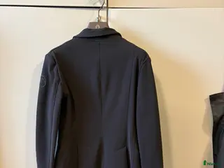 Jackor & Kavajer ryttarutrustning till salu: Vestrum tävlings kavaj - Annons 1