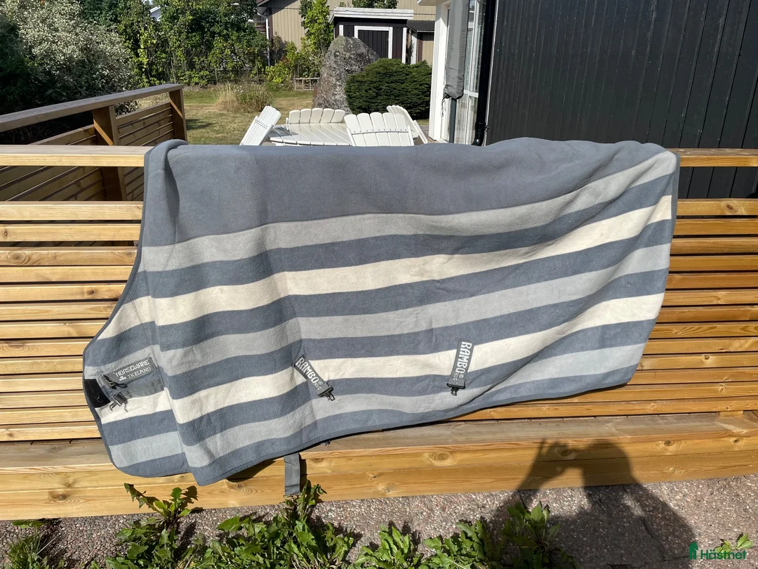 Täcken hästutrustning till salu: Horseware Rambo fleece 155 - Annons 1