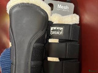 Benskydd hästutrustning till salu: Eskadron Damasker Mesh Fauxfur XL i Klippan - Annons 2